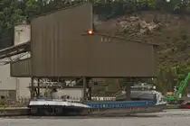 GMS NOVANDI, ENI 06004275; L 110 m; B 12 m; Gemeldet in Belgien liegt im Hafen von Lixhe, am Albertkanal und wird beladen. 09.2025