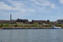 EILTANK 24 (ENI: 04502720) ist ein Tankmotorschiff, welches hier Ende September 2025 in Duisburg zu sehen ist.