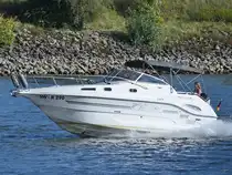 Die Motoryacht YARA (SW-R 290, Yachtline 25 Wide Beam) war Ende September 2025 in Duisburg zu sehen.