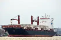 Die CAPE ALTIUS IMO-Nummer:9848730 Flagge:Zypern Länge:186.0m Breite:35.0m Baujahr:2020 Bauwerft:Huangpu Shipbuilding,Guangzhou China einlaufend nach Hamburg vor Teufelsbrück am 20.09.25