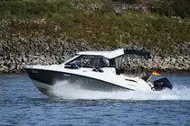 Die Motoryacht NOVA war Ende September 2025 in Duisburg zu sehen.