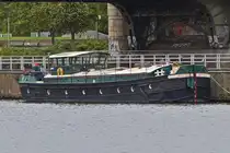 Hausboot RICCALL, gemeldet in Hull (UK) hat an der Anlegemauer für Boote im Hafen von Maastricht festgemacht. 09.2025
