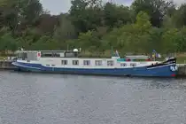 Hausboot LUDOVIC, ENI 06200005, liegt im Albert Kanal an Ufer. 18.09.2025