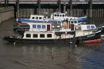 Hafenbarkasse SPERBER; Eigner/Betreiber:  privat; Aufnahmeort: Elbe/Hafen Hamburg, Deutschland; Datum: 17.08.2025; Info: (MMSI 211776980)  Das Bild zeigt die SPERBER an ihrem Liegeplatz im Museumshafen Oevelgönne.