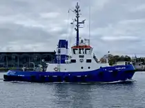 Der 29 m lange Schlepper IMO-Nummer 9021124 - FAIRPLAY-55, Tug am 15. Oktober 2015 in Warnemünde.


