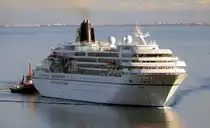 Das 192m lange Kreuzfahrtschiff AMADEA (IMO 8913162) am 31.05.25 eingehend Reykjavik.