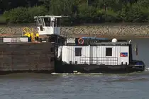 Schuber  WALTER (ENI 04803370); Datum: 19.07.2025; Aufnahmeort: Elbe/Hafen Hamburg, Deutschland. Das Bild zeigt den Schuber WALTER im Verbund vom Bubendey Ufer aus betrachtet.