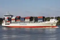 Containerfrachtschiff IDA RAMBOW; (IMO 9354478); Eigner/Betreiber: Unifeeder; Datum: 02.10.2025; Aufnahmeort: Elbe/Hafen Hamburg, Deutschland. Das Bild zeigt die IDA RAMBOW vor dem Bubendey Ufer.