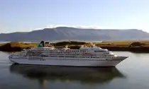 Das 192m lange Kreuzfahrtschiff AMADEA (IMO 8913162) am 31.05.25 eingehend Reykjavik.