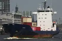 Containerfrachtschiff ORION (IMO 9143415); Datum: 17.06.2025; Aufnahmeort: Elbe/Hafen Hamburg, Deutschland. Das Bild zeigt die ORION oberhalb des Anlegers Dockland.