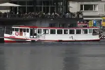 „Alsterdampfer“ SUSEBEK (H6033); Eigner/Betreiber: ATG; Datum: 30.08. 2025; Aufnahmeort: Alster (Binnenalster) Hamburg, Deutschland; Das Bild zeigt die SUSEBEK am Anleger Jungfernstieg.