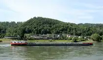 TMS  SYNTHESE-1  (ENI 02325952 , 85,88 x 11,40m) am 14.06.2025 auf dem  RHEIN  bei St.Goar-Fellen zu Tal.