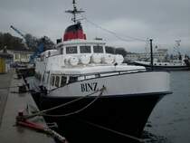 Das Ausflugsschiff  BINZ  hielt am 10.M�rz 2009 im Sassnitzer Stadthafen noch Winterschlaf aber die Vorbereitungen auf die kommende Saison laufen schon.
