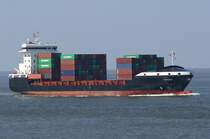 Schiffsname: TONGAN / IMO: 9371402 / Rufzeichen: DFHA2 / Heimatland: DEUTSCHLAND / Heimathafen: HAMBURG / Baujahr: 2007 / Werft: NAVAL, GIJON (ESP) / Baunummer: 701 / BRZ: 10.965 / L�nge �.A.: 139,30 m / Breite: 22,80 m / Tiefgang: 8,70 m / kW: 9.600 / Geschwindigkeit: 19,3 Knoten / Kapazit�t: 925 TEU / Eigner: Aris Rosen SA, Panama City, Panama
Fotografiert am 26.07.2008 bei Cuxhaven H�he Steubenh�ft