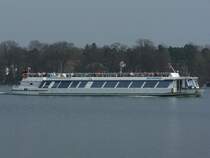 Schiff Bad Saarow auf den Scharm�zelsee Aufgenommen 8 April 09