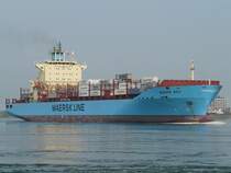 Die  Maersk Bali  l�uft in den Hafen ein. Das Bild stammt vom 05.04.2009