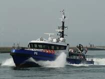 Dieses Polizeiboot k�mpft sich durch die Wellen. Das Bild stammt vom 05.04.2009