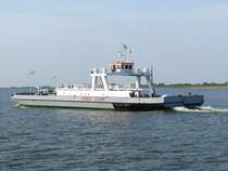 Autof�hre ERNST STURM zwichen Gl�ckstadt und Wischhafen, 26.04.2009
