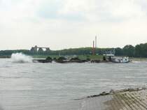  LEHNKERING 12  Rheinabw�rts bei Duisburg am 26.4.2009
