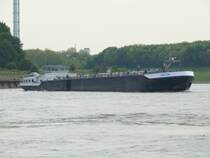  DELTA  aus der Ruhr kommend um weiter Rheinaufw�rts zu fahren bei Duisburg am 26.4.2009