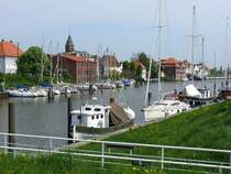 Blick in den Binnenhafen von Gl�ckstadt; 26.04.2009
