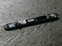 Ehrlich, absolut unbearbeitet ist dieses Foto, ziemlich senkrechter Blick aus 194 m H�he bei Gegenlicht zum Binnenfrachtschiff ROTHENSEE auf der Elbe bei Kurort Rathen (S�chsische Schweiz); 18.03.2009