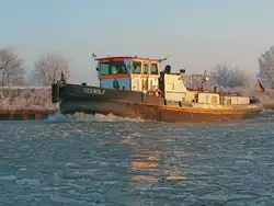 Eisbrecher SEEWOLF WSA Uelzen bei Sonnenaufgang auf dem MLK in Richtung Haldensleben unterwegs.Foto Jan.2016