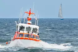 SAR-Boot ERICH KOSCHUBS am 14.08.2022 in der Ostsee vor Lübeck-Travemünde