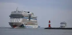 Aidamar und Aidadiva am Morgen des 08.06.2024 in Warnemünde.