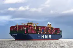 HMM COPENHAGEN , Containerschiff , IMO 9863302 , Baujahr 2020 , 400 x 61 m , 23.964 TEU, Cuxhaven , Alte Liebe , 27.10.2025 ,  