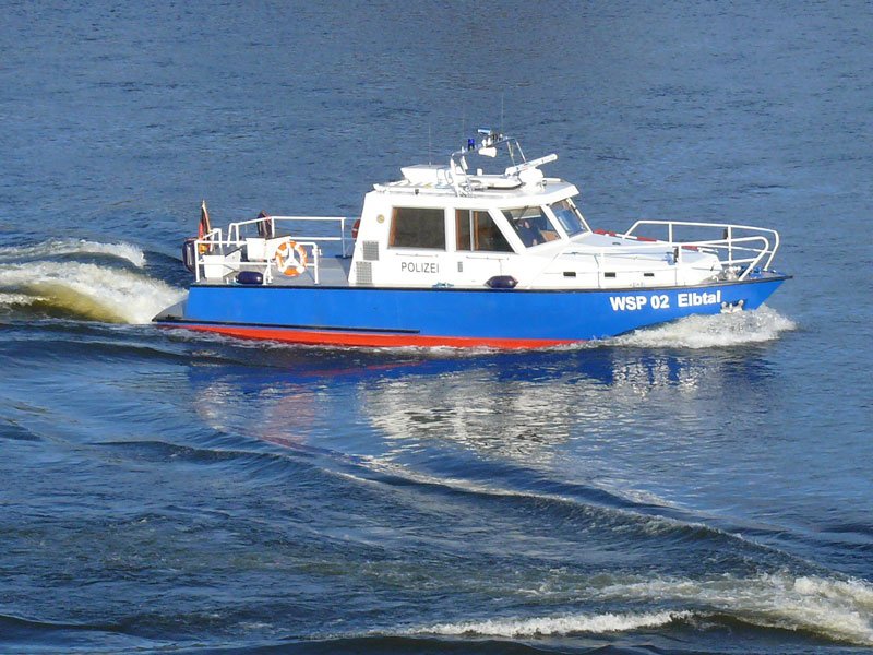 Wasserschutzpolizei Boot WSP 02 Elbtal zum Polizeieinsatz in Dresden am 13. Februar 2009
