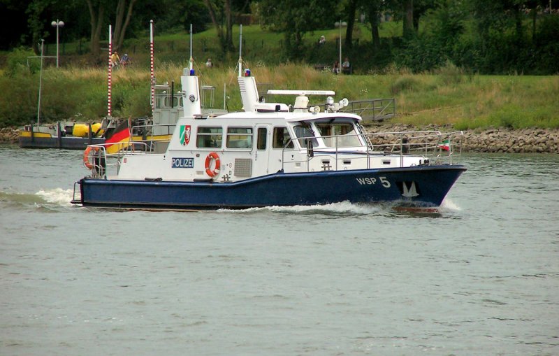  WSP 5  Wasserschutzpolizei NRW auf dem Rhein bei Bonn-Beuel - 01.08.2005